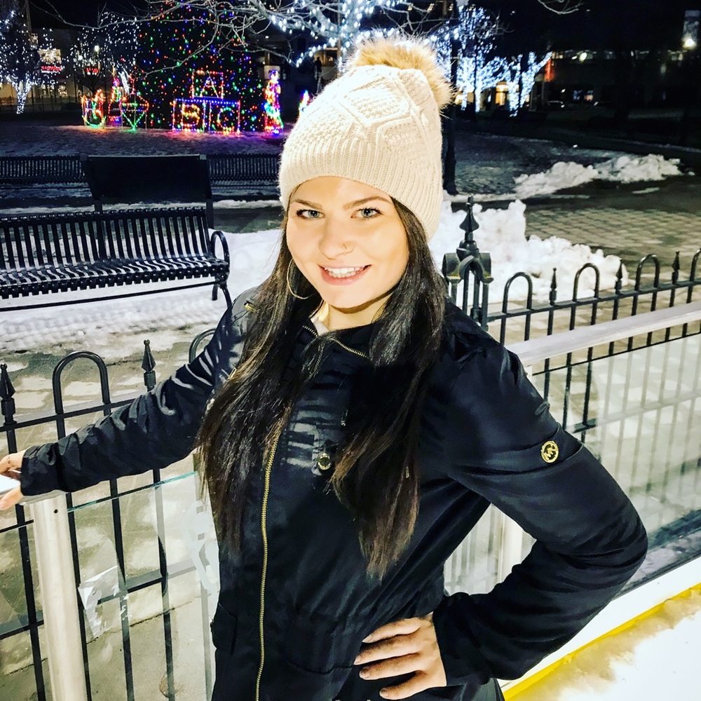 Meet your Posher, Kayla